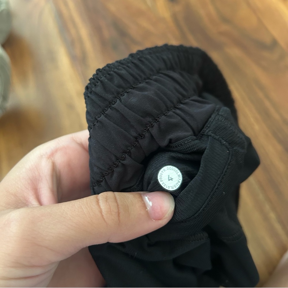 Lululemon Hottie Hot Shorts 2.5” - Picture 6 of 6